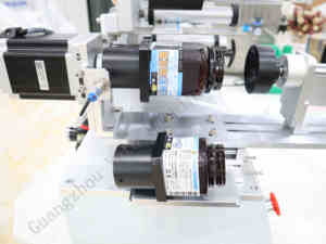 360 Degrees Semi <strong>Automatic</strong> <strong>Labeling</strong> <strong>Machine</strong> Round Square Bottle Printing Sticker <strong>Machine</strong> <strong>Labeller</strong> For Cosmetics Lotion