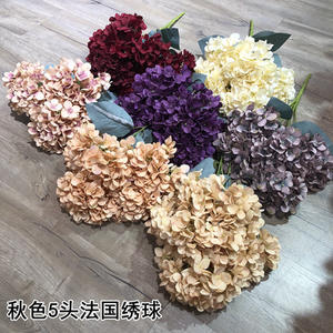 Ramo de Hortensias Francesas Artificiales Color Borgoña para Boda - Flores de Seda Hechas a Mano para Graduación, Halloween, Año Nuevo Chino y Navidad - Product Image 3