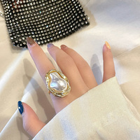 Bague de pinky vintage en forme géométrique avec fausse perle et verre électroplaqué, design élégant et personnalisé pour femme, ouverte, pour usage quotidien
