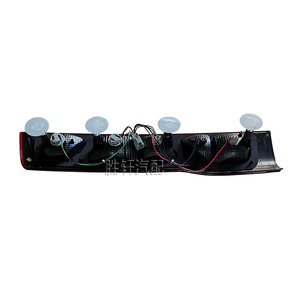 Conjunto de Luces Traseras para Ford Transit V348, 12V, Luz de Freno, Direccional, Estacionamiento y Reversa, Lado Izquierdo y Derecho - Product Image 3