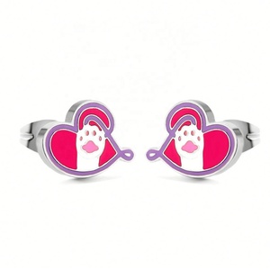 Bijoux pour enfants personnalisés, jolies boucles d'oreilles en émail en forme de cœur et de pattes de chat, bijoux en acier inoxydable 316L, boucles d'oreilles tendance pour filles, boucles d'oreilles pour enfants - Product Image 1