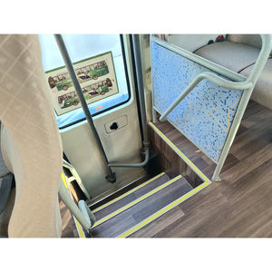 Autocar de luxe d'<span class=keywords><strong>occasion</strong></span> Yutong6121 Euro5 65-70 places Diesel Transmission manuelle Norme d'émission Euro 5 - Product Image 4