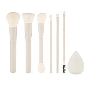 Set di 8 pennelli <span class=keywords><strong>per</strong></span> <span class=keywords><strong>trucco</strong></span> beige con spugna <span class=keywords><strong>per</strong></span> <span class=keywords><strong>il</strong></span> <span class=keywords><strong>trucco</strong></span> e borsa cosmetica trasparente, pennelli con setole sintetiche e manico in legno - Product Image 5