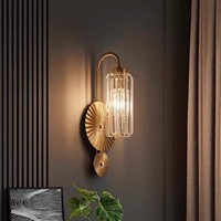 Applique murale rétro américaine en cristal avec lumière de luxe Corps en fer pour chambre à coucher salon couloir et allée support lumineux
