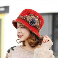 Topi Rajut Bunga Poliester Kancing Anti Angin Penghangat untuk Wanita Paruh Baya dan Lansia, Topi Ibu