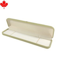 Boîte à bijoux en velours floqué Laire Wholesale avec fermoir doré, formes ovales et rectangulaires pour alliances - Origine Guangdong