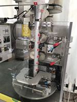 Machine de remplissage et d'emballage automatique pour sachets de thé aux fleurs mélangées, sachets de thé triangulaires en nylon et sachets de thé aux feuilles d'herbes, à prix compétitif