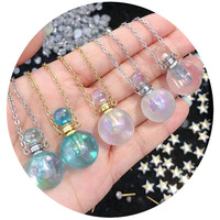Collier diffuseur d'huiles essentielles et flacon de parfum tendance en laiton plaqué or avec pendentif en améthyste et pierres précieuses naturelles