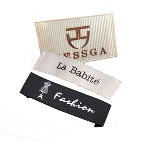 <span class=keywords><strong>Pas</strong></span> <span class=keywords><strong>cher</strong></span> bas quantité minimale de commande logo personnalisé imprimé vêtements robe sac à main chapeau lingerie perruque étiquettes de <span class=keywords><strong>couture</strong></span> étiquettes ruban gros-grain - Product Image 1