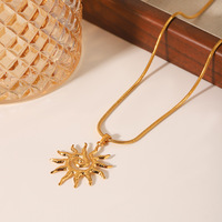 Collier soleil en spirale martelé plaqué or 18 carats |   Chaîne serpent en acier inoxydable, bijoux bohèmes en gros