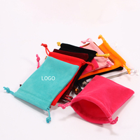 Pochette Personnalisée en Velours Rouge Écologique pour Bijoux avec Logo