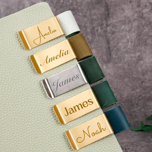 Porte-stylo en laiton avec logo gravé au laser, clip pour stylo <span class=keywords><strong>de</strong></span> <span class=keywords><strong>bureau</strong></span> scolaire, boucle pour stylo en cuir gravée, cadeau <span class=keywords><strong>de</strong></span> Noël, <span class=keywords><strong>accessoire</strong></span> pour carnet <span class=keywords><strong>de</strong></span> voyage - Product Image 1