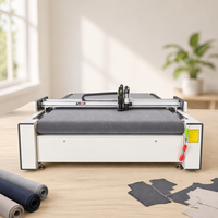 Machine de découpe de tissu CNC pour vêtements de sport, uniformes et tissus de mode