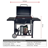 Barbecue de Luxe d'Extérieur Haut de Gamme en Acier avec Fumoir au Charbon, Chariot, Télécommande et Grille de Cuisson en Fonte à Hauteur Réglable - Idéal pour la Jardin