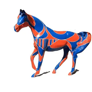 Figuras de caballos pintados de fibra de vidrio de tamaño completo, escultura de animales coloridos a la venta