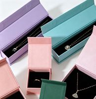 Vente en gros d'usine : Boîtes à rabat magnétique haut de gamme pour emballage de bijoux, boîtes cadeaux pour bijoux en stock, boîtes cadeaux pour bracelets.