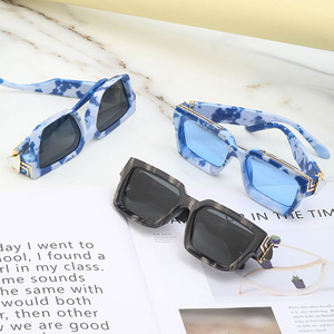 LMA 86229 Gafas de Sol de Moda para Hombre y Mujer, Marca Millionaire, Color Negro, Cuadradas, de Alta Calidad, con Protección UV400 - Product Image 5