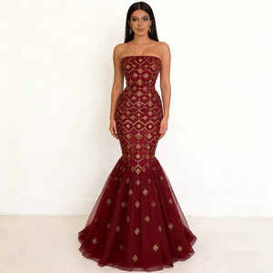 Abiti da Donna <span class=keywords><strong>Bordeaux</strong></span> Senza Spalline con Motivo a Diamante Dorato, Stile Sirena con Strascico in Tulle, Elegante Abito da Sera Formale Aderente in Vita - Product Image 1