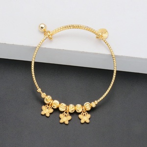 JXX Pulsera Ajustable con Dijes de Corazón y Estrella Colgante para Mujer, Venta al por Mayor, Joyería de Moda - Product Image 4