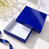 Boîte cadeau rectangulaire en carton rigide sur mesure avec fermeture à rabat et revêtement UV pour bijoux et artisanat