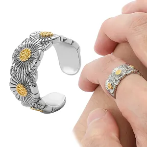 Simple Little Daisy Ring Male Temperament Wind Sunflower Couple Ring Anillos Delicate Jewelry Gift For Women