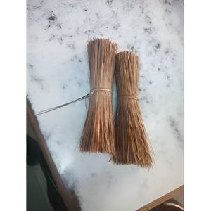 Fibre de palme naturelle brune, matériau à poils robustes, texture grossière pour la production de balais intensifs, balayage et nettoyage industriel - Product Image 1