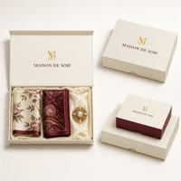 Boîte à courrier rigide personnalisée en ivoire avec logo floral en feuille d'or pour l'emballage de foulards en soie