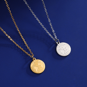 Mode 18k or <span class=keywords><strong>carte</strong></span> <span class=keywords><strong>du</strong></span> <span class=keywords><strong>monde</strong></span> gravé pièce disque pendentif collier Non ternir personnalisé gravure pièce collier pour femmes filles - Product Image 3