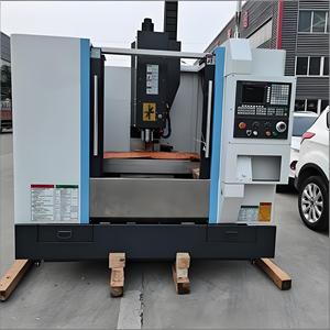 Fresadora CNC Vertical de Tres Ejes XK7130 de Bajo Costo SDYJ con Controlador FANUC, Fabricada en China - Product Image 1