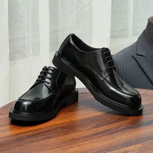Mocassins décontractés tendance pour hommes en cuir véritable faits à la main avec fonction de rehaussement pour un port confortable - Product Image 2