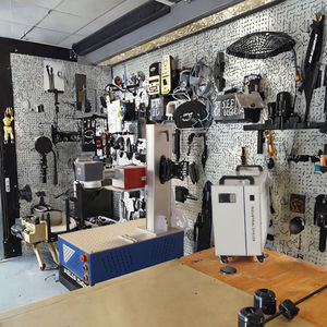 เครื่องมาร์กกิ้งด้วยเลเซอร์ CNC UV แบบใหม่ ระบบระบายความร้อนด้วยน้ำ ความเร็วสูง สำหรับงานอุตสาหกรรม ความแม่นยำสูง รองรับไฟล์ DXF พร้อมโมดูล KRS เป็นตัวเลือกเสริม - Product Image 3