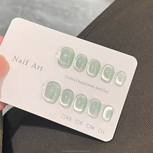 Vente en gros d'ongles press-on faits à la main pour femmes, courts, carrés, argentés, réutilisables, effet œil de chat scintillant, pour l'été - Product Image 2