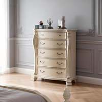 Ensemble de chambre à coucher de style transitoire comprenant une table de chevet, une commode et un coffre à tiroirs, couleur blanc os, taille Queen
