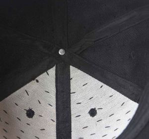 Gorra de béisbol unisex de lona ajustable con remaches y púas plateadas, estilo punk, rock, hip hop, con diseño de erizo - Product Image 3