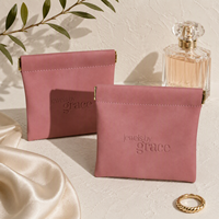 Pochette magnétique en daim de haute qualité pour bijoux avec logo en relief, sac magnétique en velours rose durable pour bracelets, bagues, colliers
