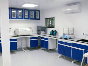 Equipo <span class=keywords><strong>de</strong></span> Laboratorio <span class=keywords><strong>de</strong></span> Microbiología, <span class=keywords><strong>Banco</strong></span> <span class=keywords><strong>de</strong></span> Laboratorio con Estructura <span class=keywords><strong>de</strong></span> Acero en Forma <span class=keywords><strong>de</strong></span> C con Estante para Reactivos - Product Image 5