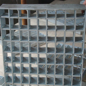 Grille en acier sur mesure, robuste, à emboîtement par pression, grille métallique en acier, grille en acier 90X10 avec une capacité de charge élevée - Product Image 1