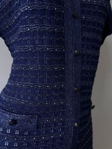 ZHEZHE <span class=keywords><strong>Abito</strong></span> <span class=keywords><strong>Lungo</strong></span> Elegante da Donna di Alta Qualità, Manica Corta, Lavorato a Maglia, Collo Tondo con Bottoni - Product Image 3