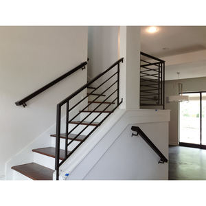 <span class=keywords><strong>Rampe</strong></span> d'<span class=keywords><strong>escalier</strong></span> en métal de fer de Géorgie avec construction solide <span class=keywords><strong>et</strong></span> design moderne pour les intérieurs de villa - Product Image 1