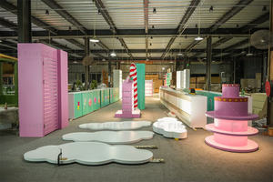 Mobiliario de Tienda de Dulces de Dibujos Animados Estanterías de Exhibición para Tienda de Golosinas Vitrina Expositora de Dulces con Carrito - Product Image 2