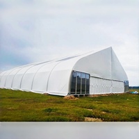 Structure en aluminium 20x40m avec couverture en PVC en forme de pêche pour terrain de padel extérieur