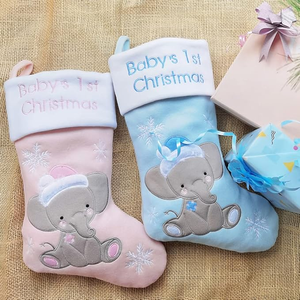 Nouveau-né bébé fille et garçon premiers bas de Noël et sacs-cadeaux conception d'éléphant boules suspendues décor de Noël - Product Image 3