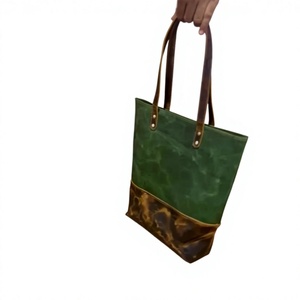 Bolso de mano de cuero genuino personalizado para mujer, impermeable, con bordado y cierre de cremallera, elegante, estilo ecuestre, con detalles de piedra, para uso diario. - Product Image 3