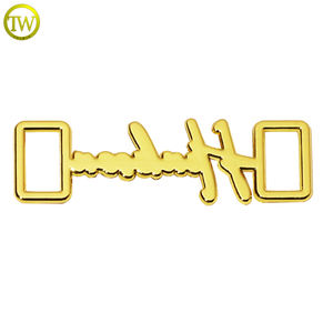 사용자 정의 중공 편지 로고 버클 신발 끈 조정 가능한 금 태그 아연 합금 신발 하드웨어 금속 트라이 글라이드 버클 수영복 - Product Image 3