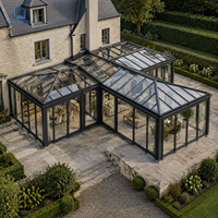 Véranda extérieure préfabriquée moderne avec toit en verre trempé double Low-E et structure en alliage d'aluminium pour villa et parc