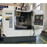 Centre d'usinage vertical CNC 3 axes Tour CNC Fraiseuse Automatique Prix VMC