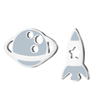 Pendientes de acero inoxidable con diseño de nave espacial chapados en oro al por mayor, aretes de esmalte de dibujos animados - Product Image 2