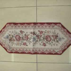 Usine Fournissant <span class=keywords><strong>Rouge</strong></span> Ukuran Standard <span class=keywords><strong>Chemin</strong></span> De <span class=keywords><strong>Table</strong></span> - Product Image 6