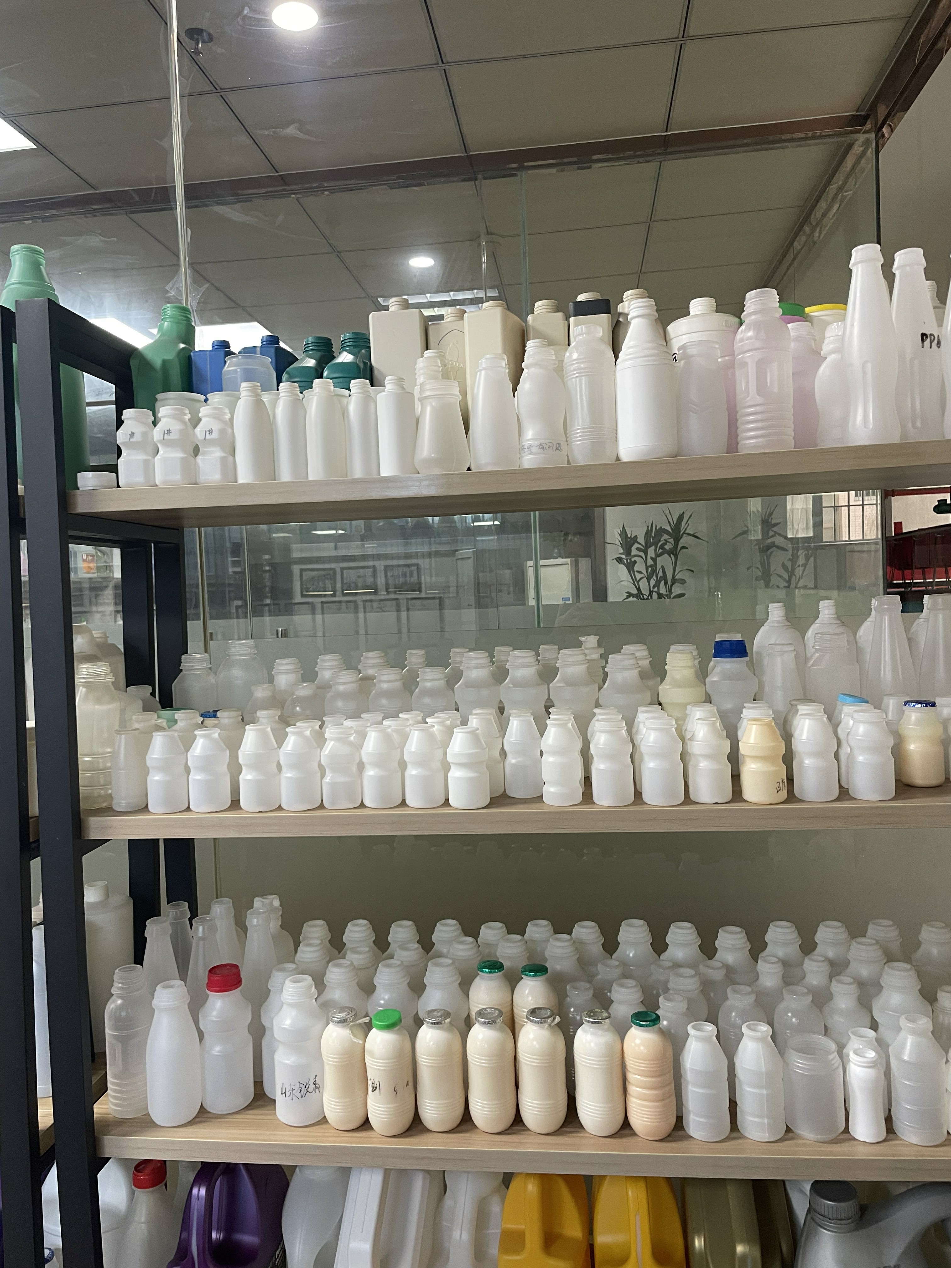 Hdpe Extrusion Blow Molding Machine For Plastic Milk Yogurt Bottle Making
