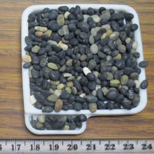 Petits galets et galets noirs naturels ronds pour exportation en vrac piscine resurfaçage mur extérieur et construction en pierre de sol - Product Image 2